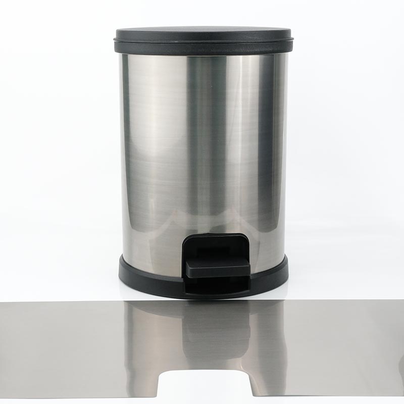 Szemeteskosár fröccsöntés a formacímkében